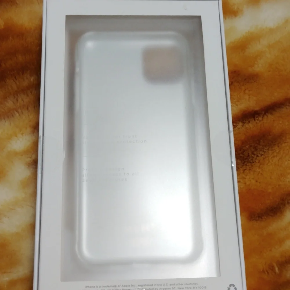 MVMT Lumen Protective snap on case there is two for sale 12 Pro Max, 11 pro Max